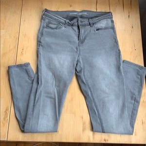 Old Navy Gray Rockstar Mid-rise jeans 6 Regular